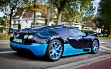   Bugatti Veyron      